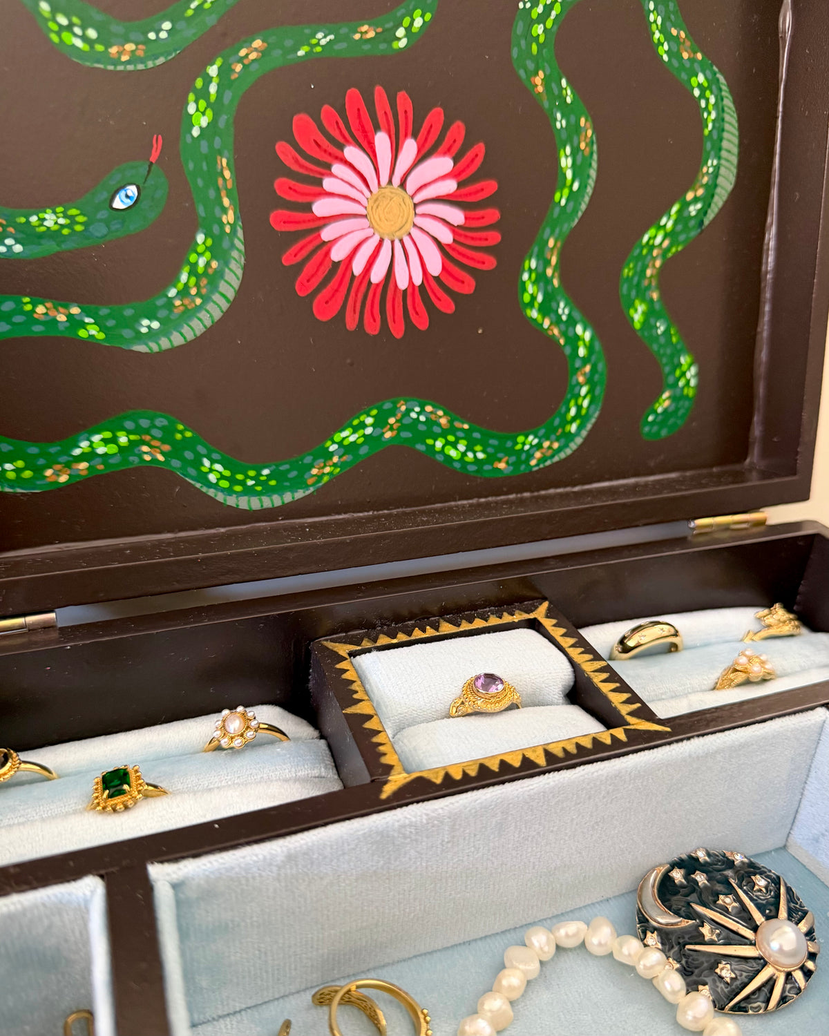 Speciale sieradenkist voor vintage gouden ringen