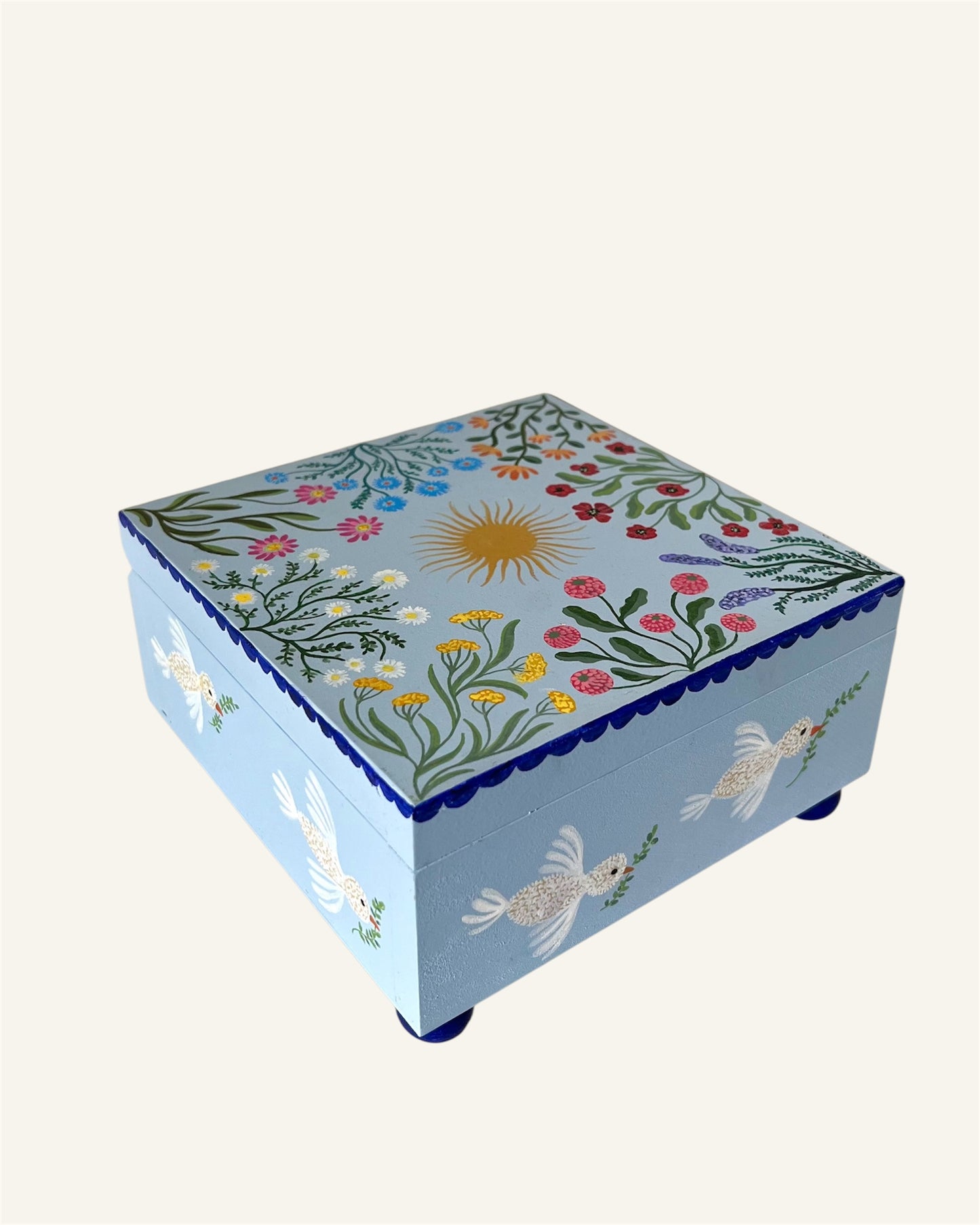 light blue jewelrybox with colorful flowers birds boeket navy lining velvet golden vintage jewelry rings