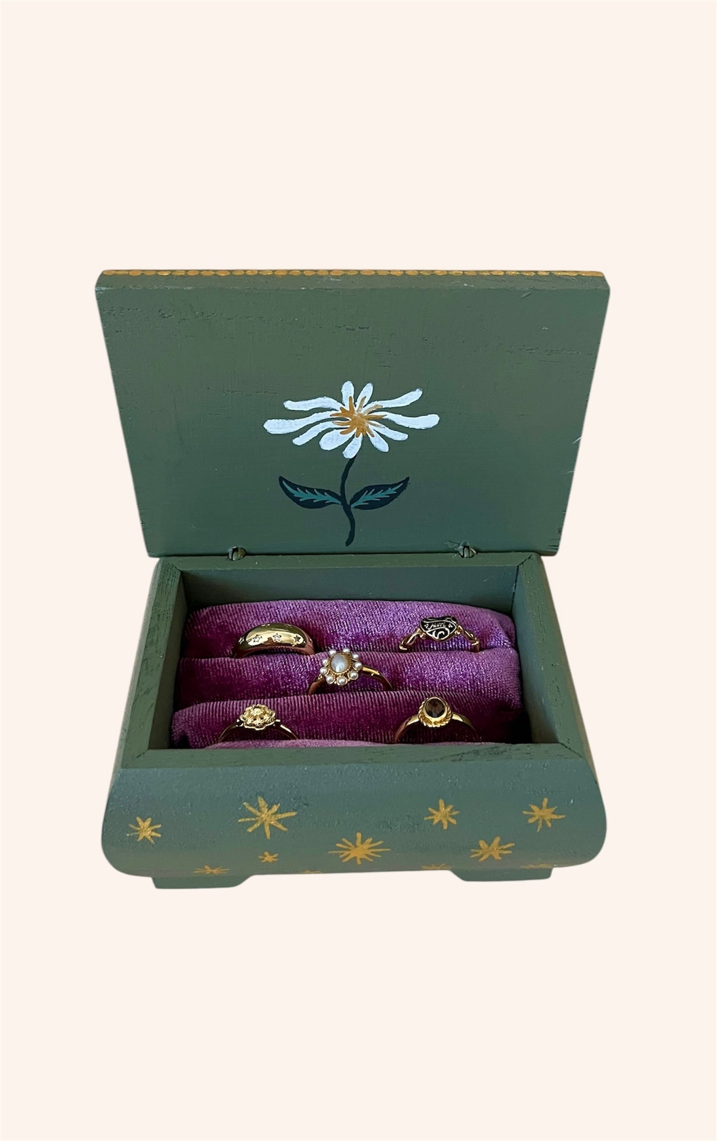 groen ringkistje met roze bekleding sterren en maan bohemian bloemen