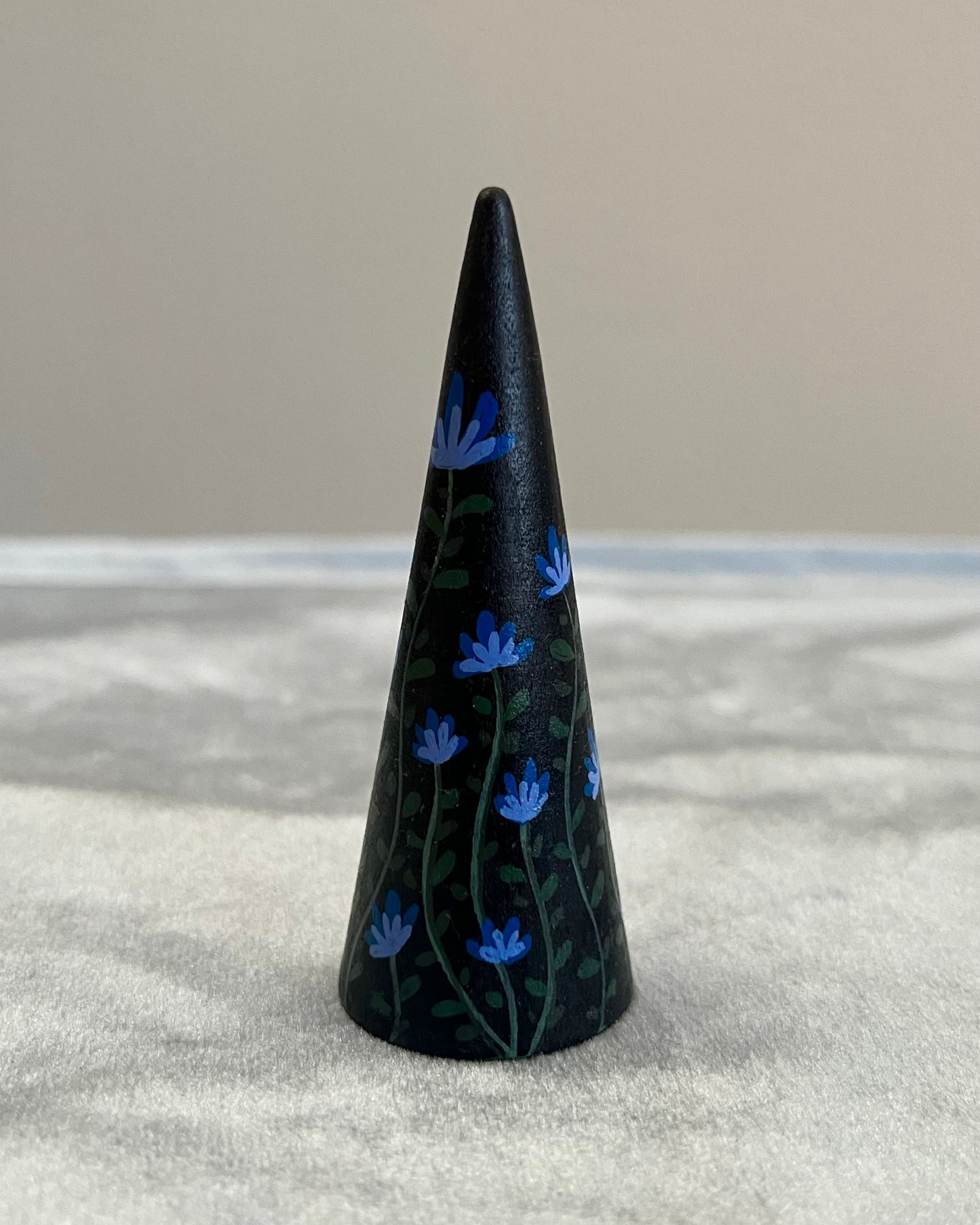 Blue Flowers Ringcone 8cm