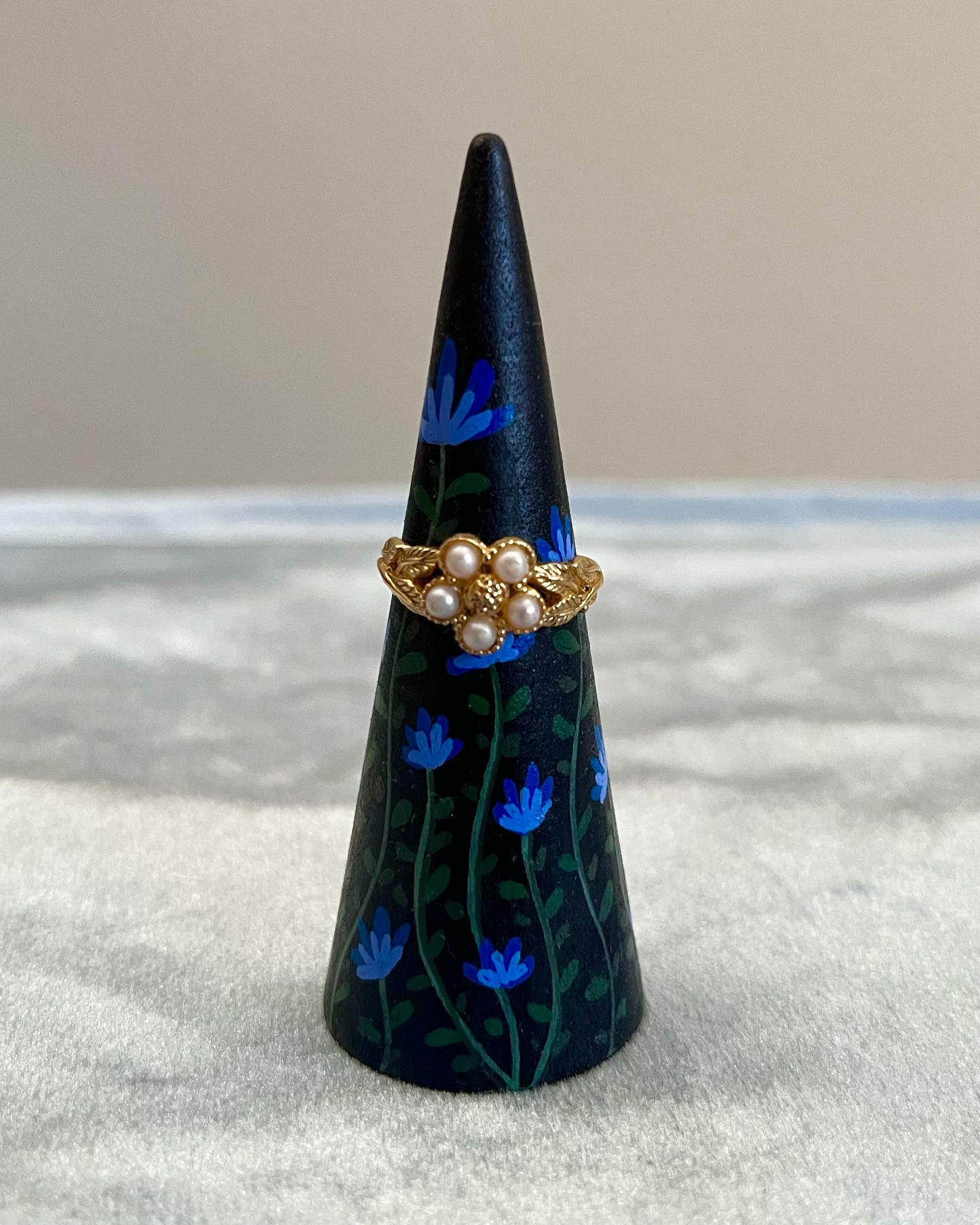 Blue Flowers Ringcone 8cm