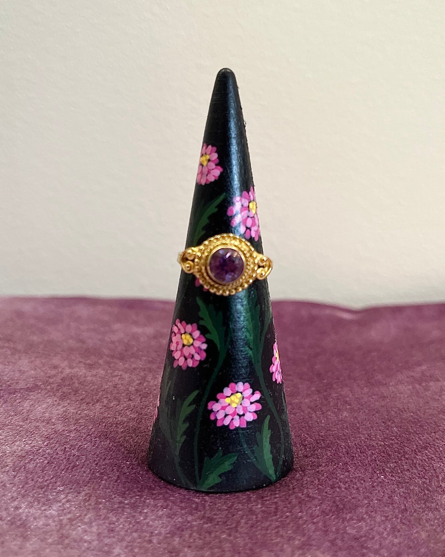 Black Floral Ringcone 8cm