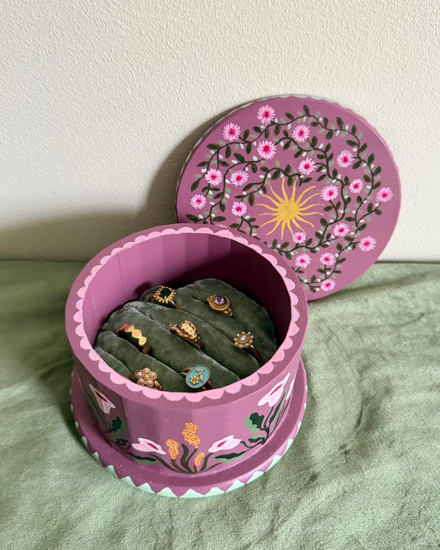 Hnapainted floral ringbox with silk velvet ringstorage jewelrybox 