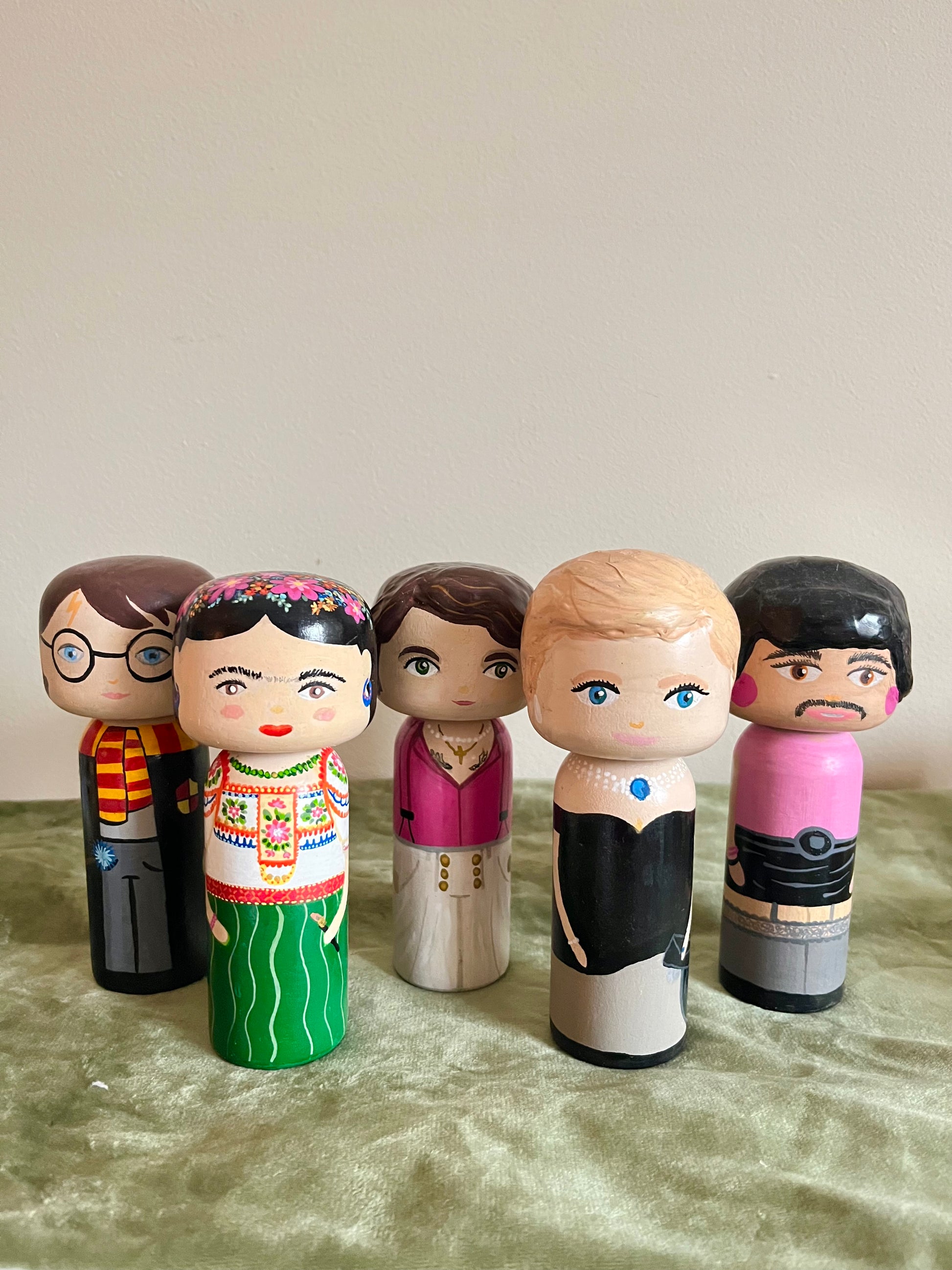 Handmade wooden kokeshi dolls icons 