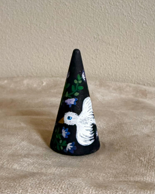 ringholder with bird en whimsical illustrations
