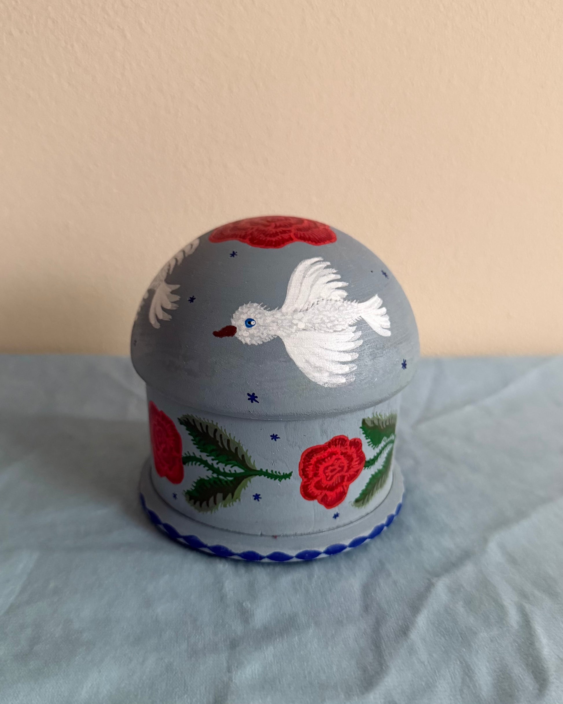handpainted wood ringbox roses birds red velvet ringbox vintage gold rings jewelry collectors 