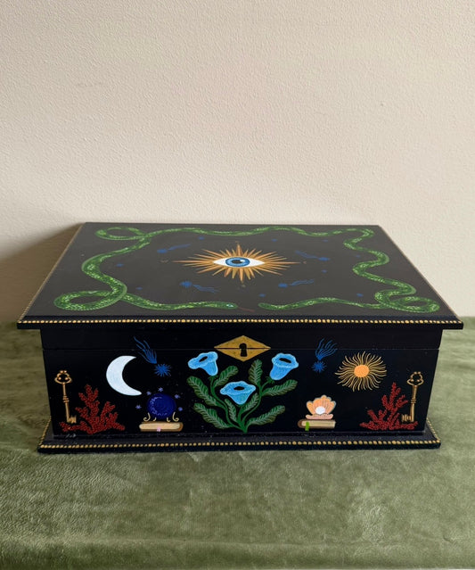 handpainted jewelrybox with colorful illustrations and flowers