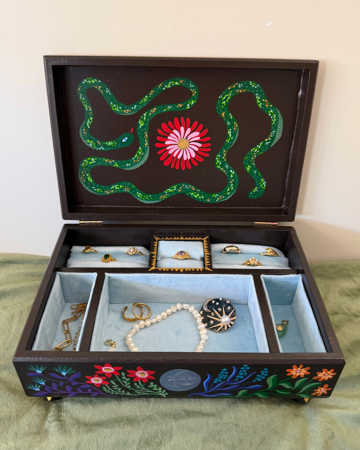Handmade jewelrybox with colorful illustrations
