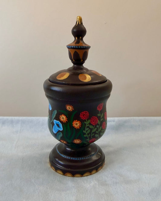 bruin ringdoosje met klassieke bloemen