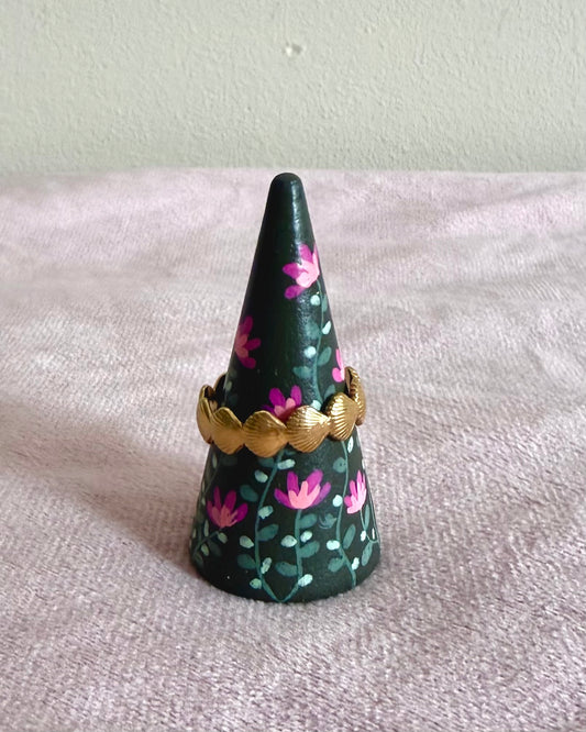 groene ringhouder met roze bloemen