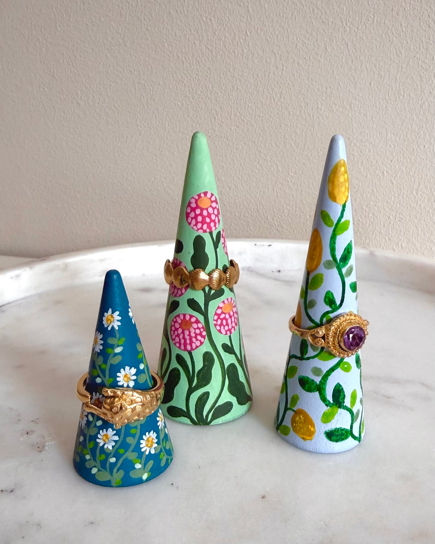 Ringkegels voor gouden ringen en vintage sieraden