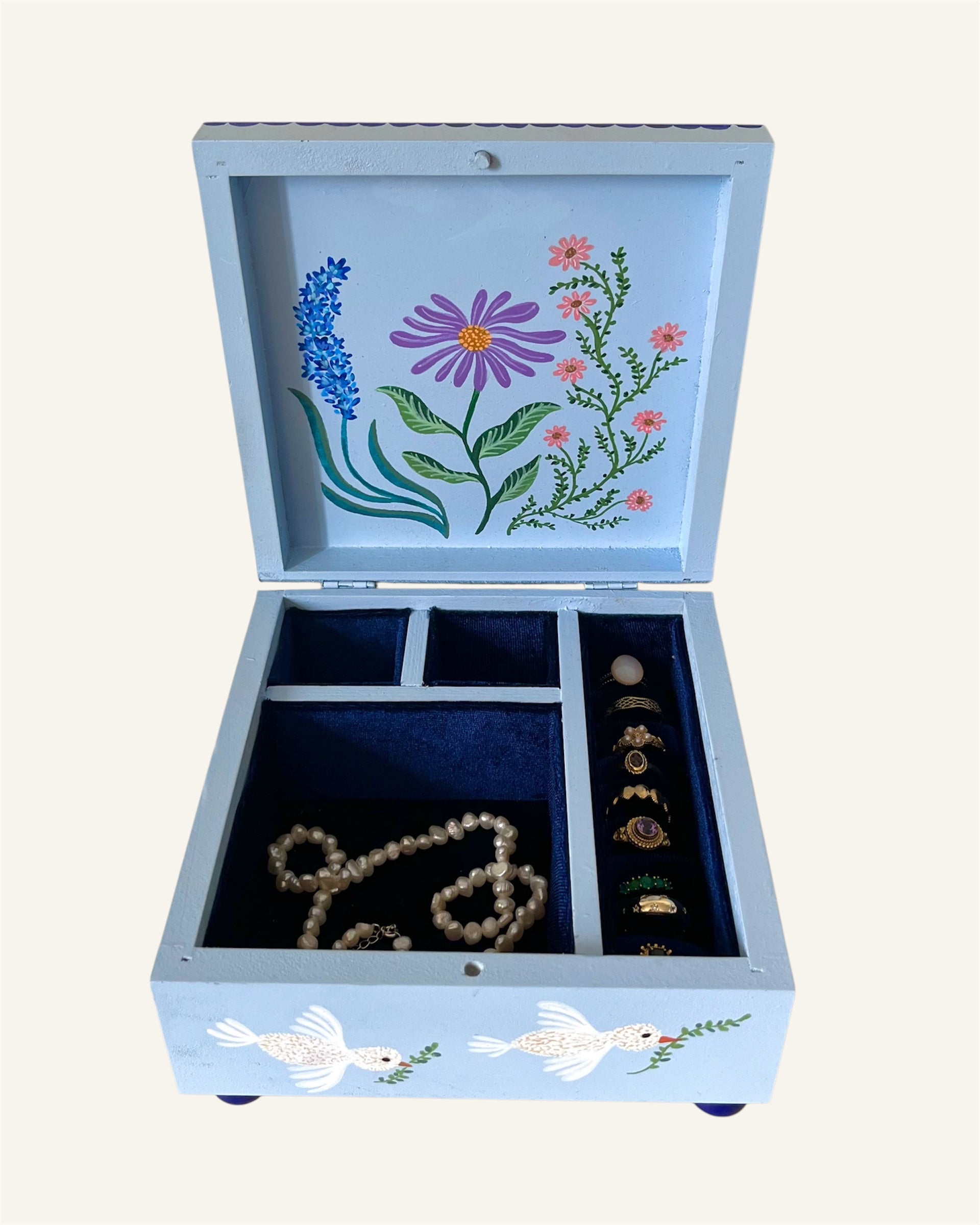 light blue jewelrybox navy velvet lining flower design 