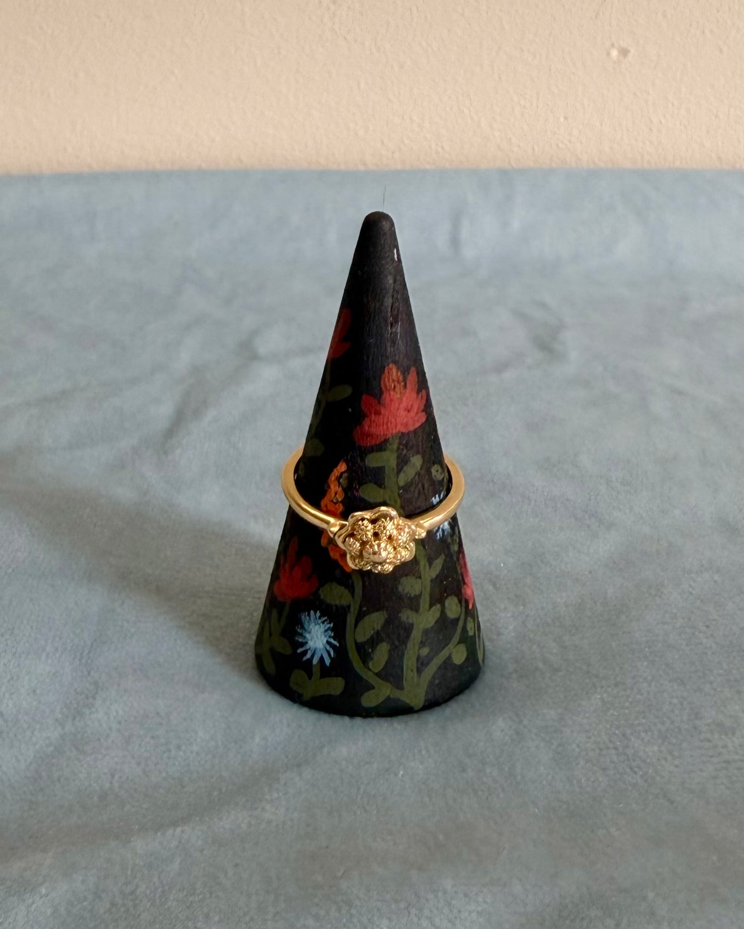 Ringhouder beschilderd met bloemen 