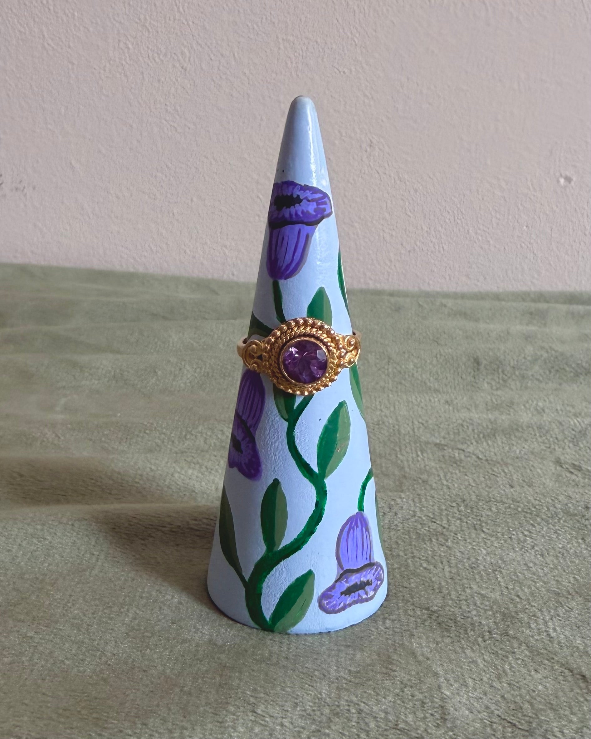 blauwe ringkegel emt paarse bloemen voor vintage gouden sieraden