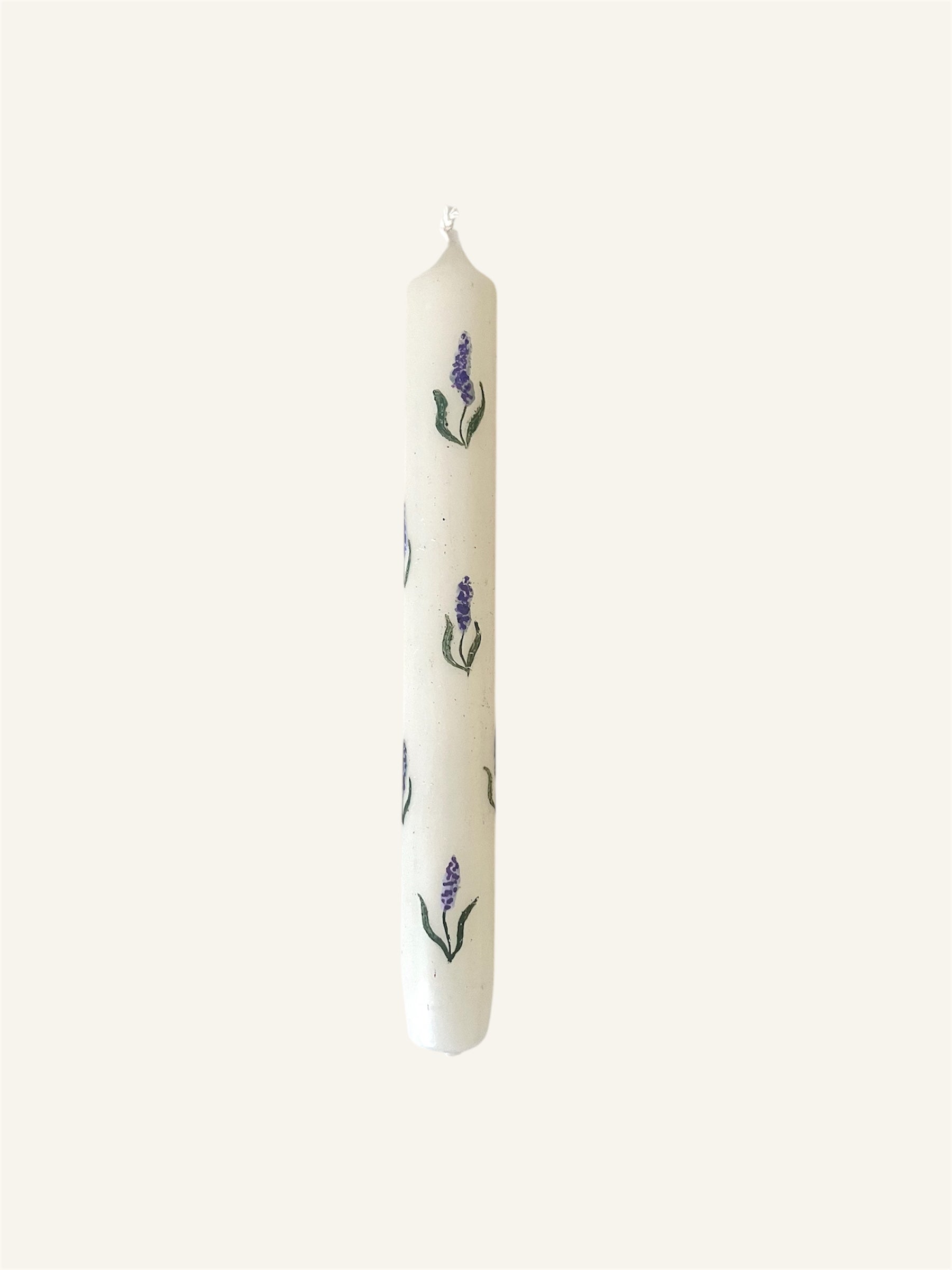 witte kaars met handbeschilderde lavendel 
