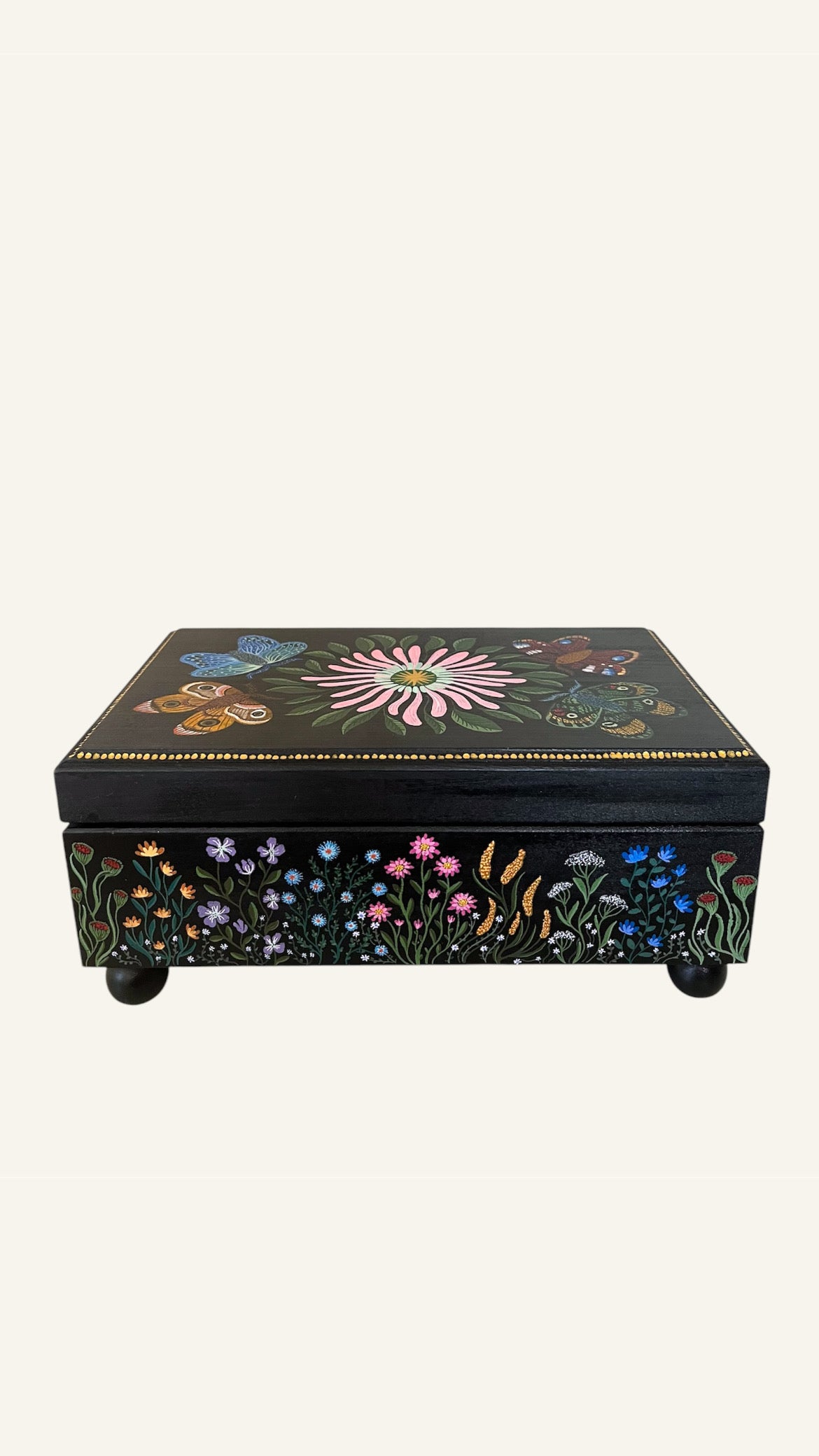 handbeschilderde bohemien sieradendoos interieur 
