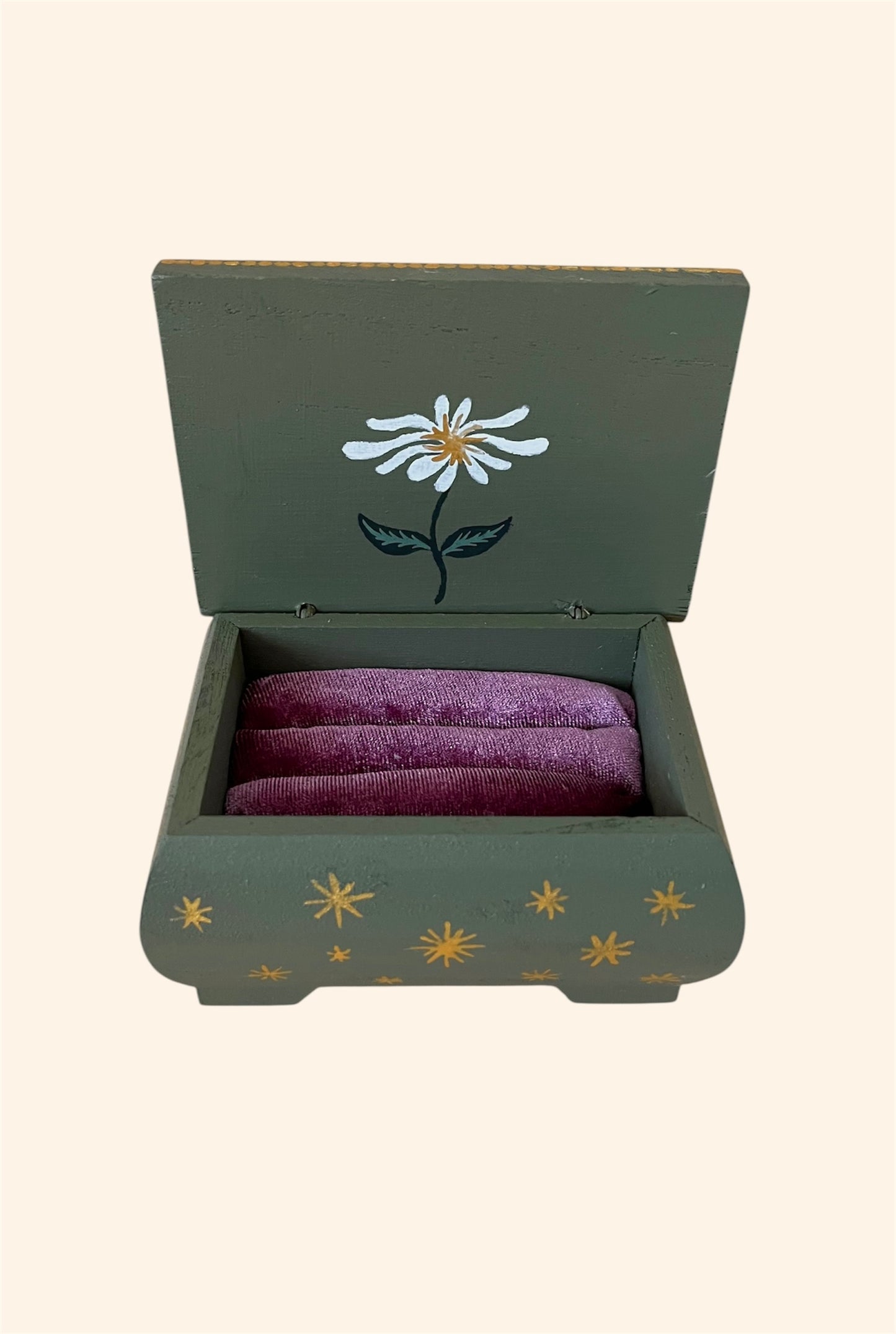 groen ringkistje roze bekleding met vintage ringen goud 