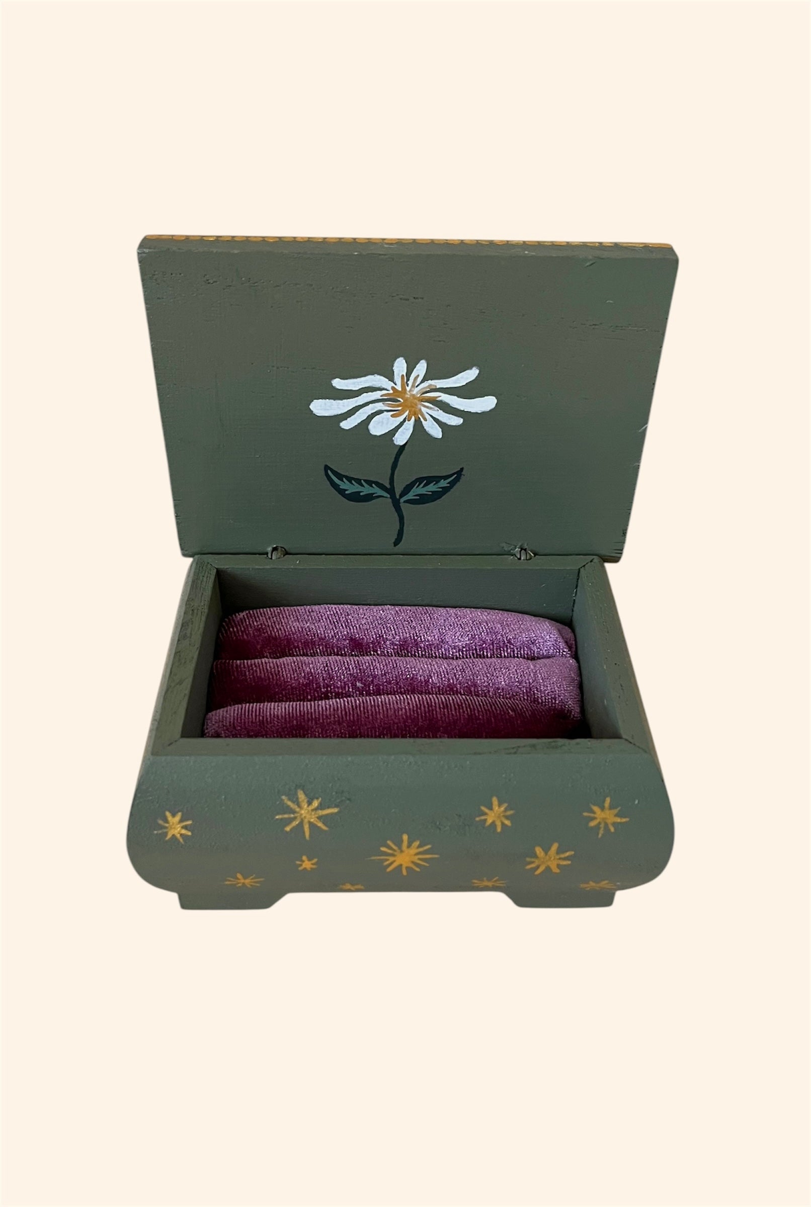 groen ringkistje roze bekleding met vintage ringen goud 