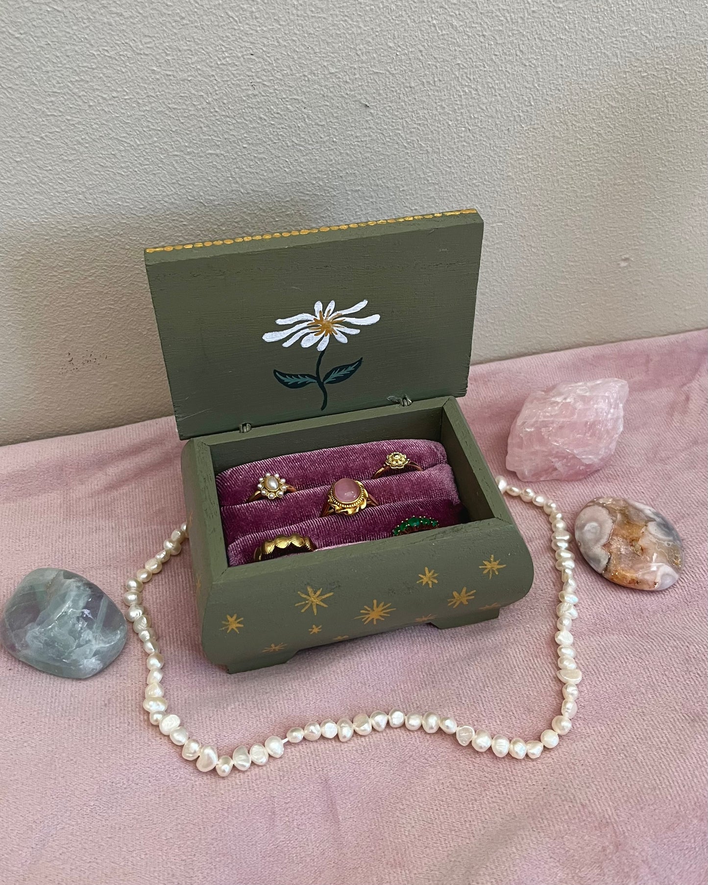 ringbox for vintage gold rings handpainted flowers and stars