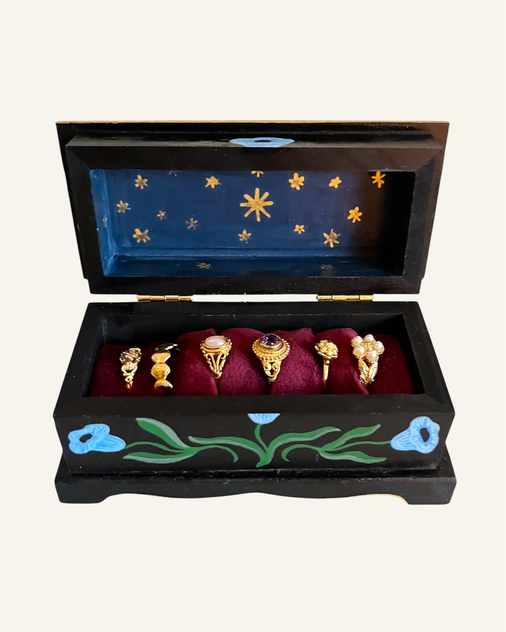 black ringbox with vibrant flowers and starry sky for vintage gold rings storage