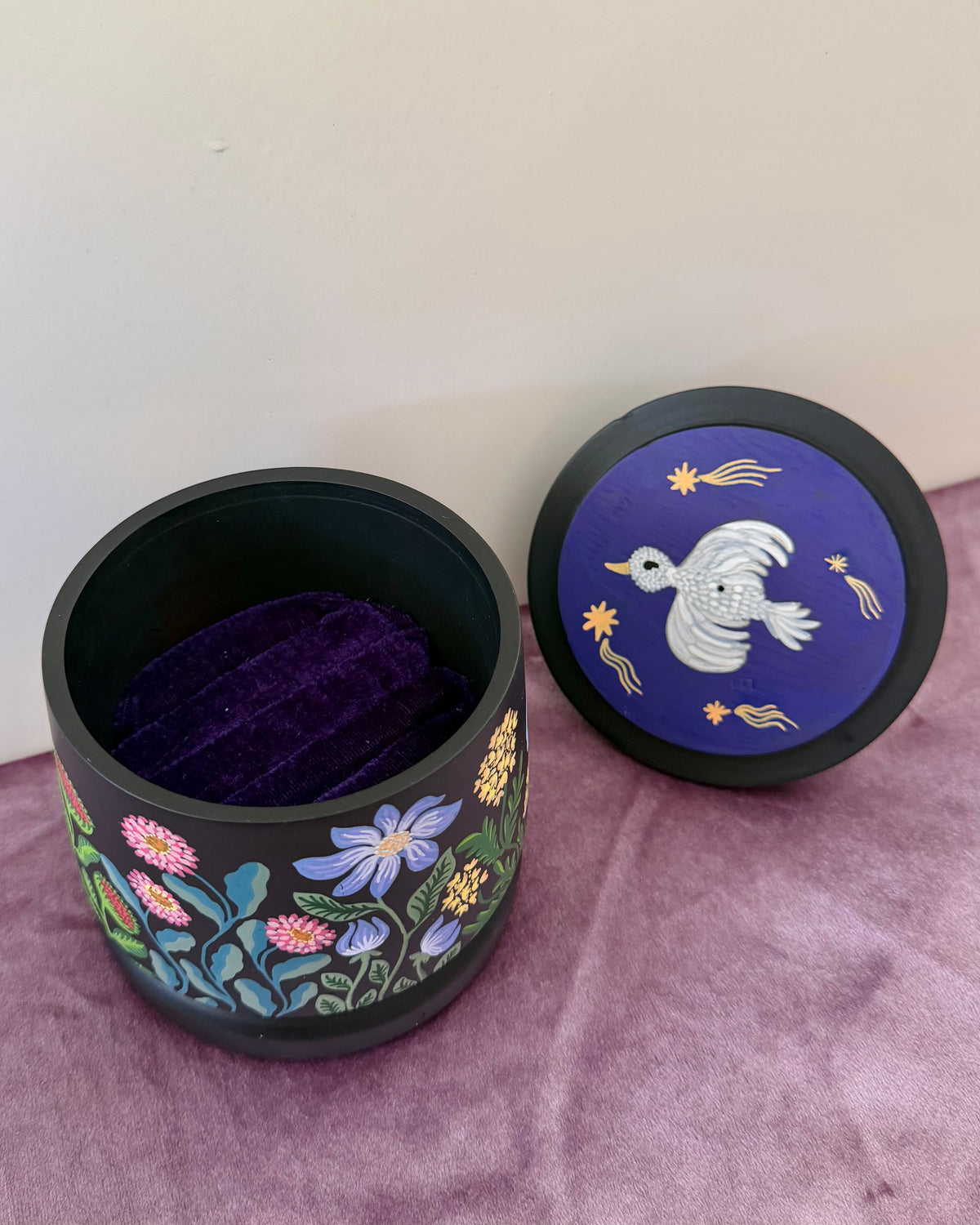 vintage ringbox met diep paars fluweel